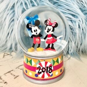 Disney, 2018, Mickey, &, Minnie, Mouse,‎ Exclusive, Snow Globe, Nice Condition